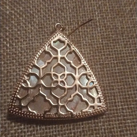 Kendra Scott Earrings - Picture 2 of 4